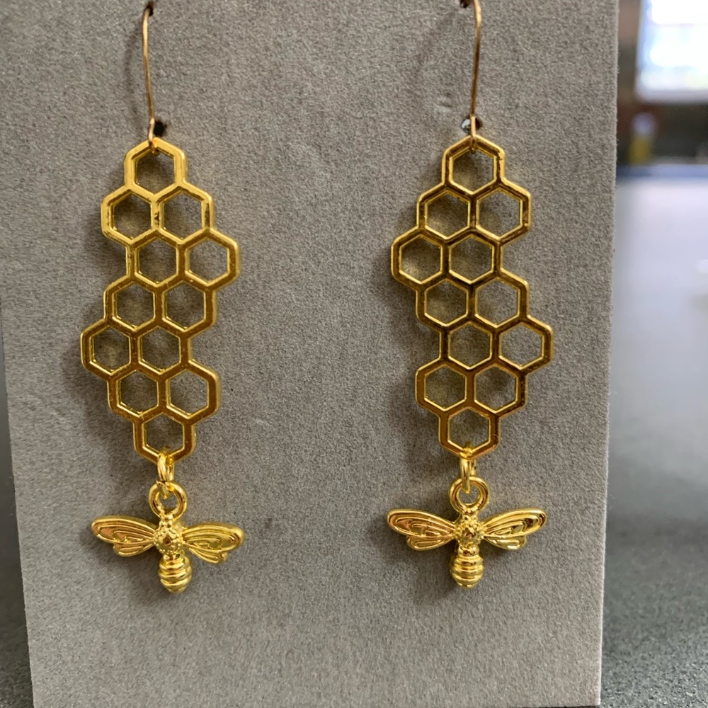 🔥5/$20🔥 Gold-Tone Bee and Hive Earrings New